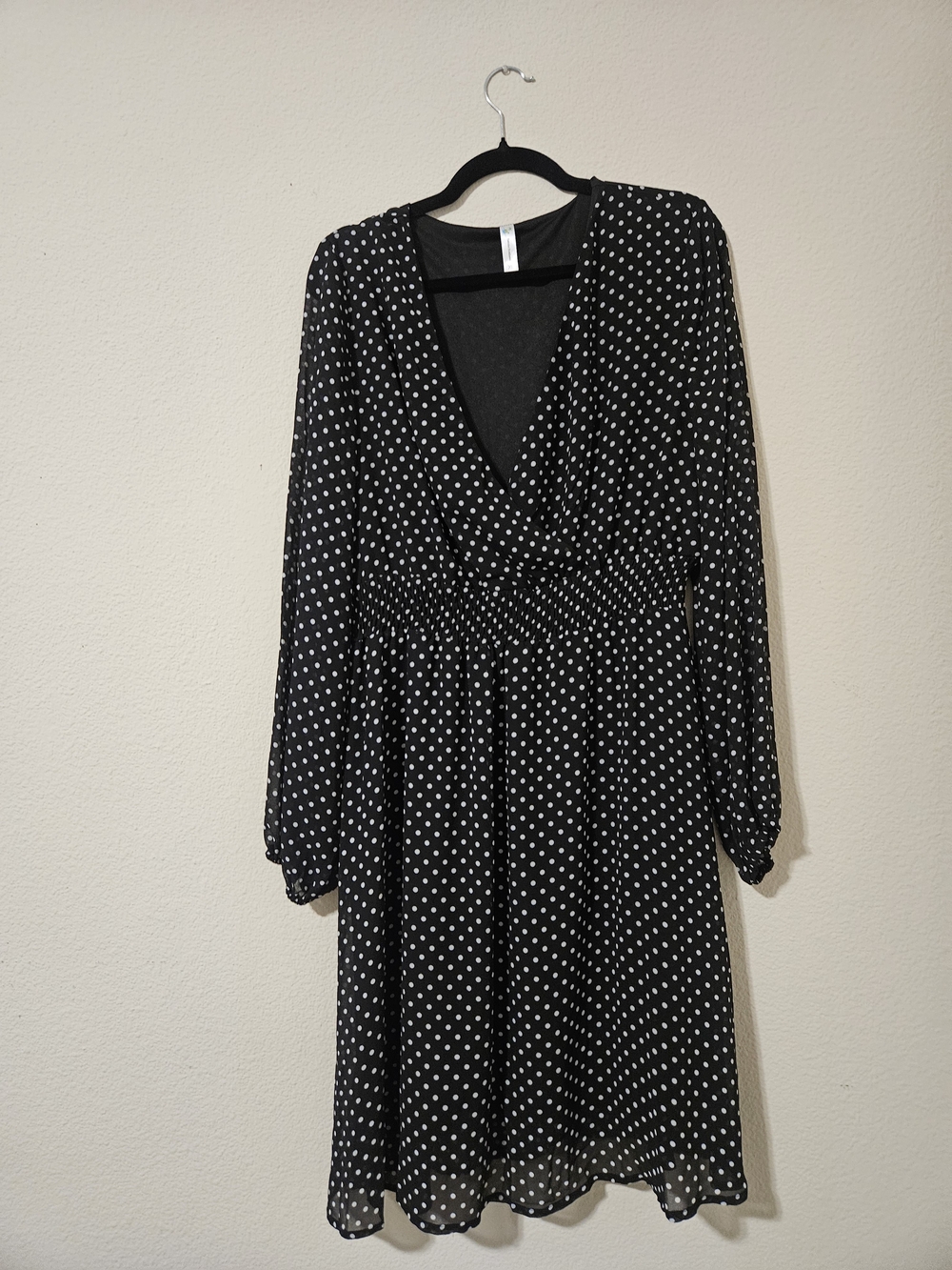 Black Polka Dot V-Neck Long Sleeve Dress
